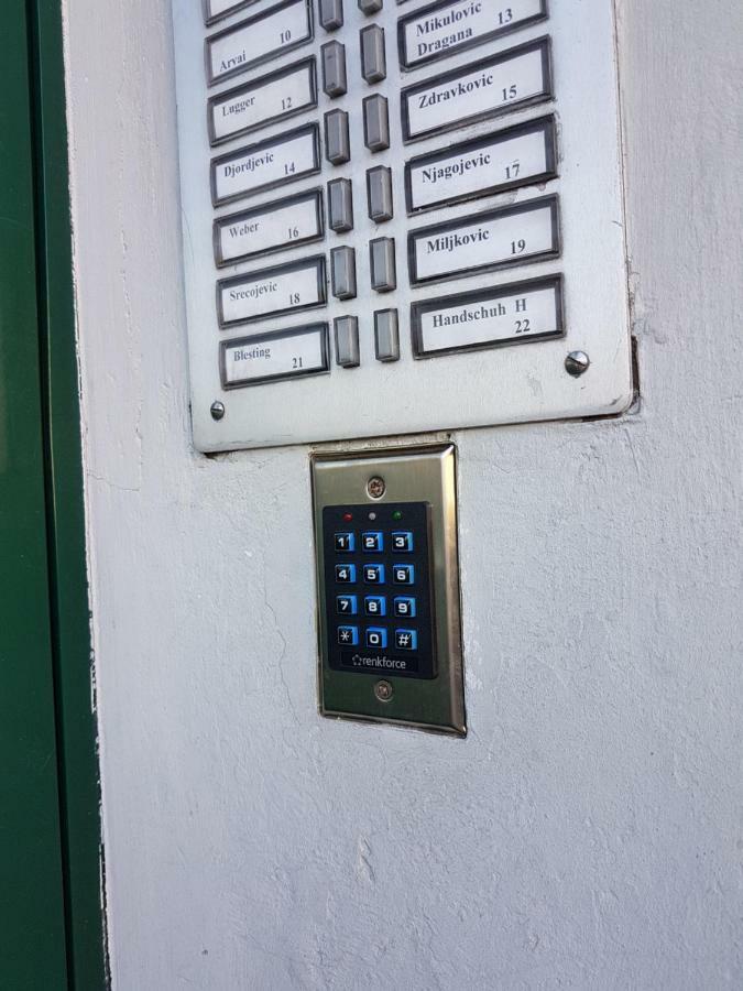 Gerald'S Apartment 10 Вена Экстерьер фото